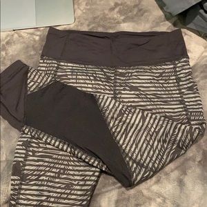 lululemon cropped size 2 leggings